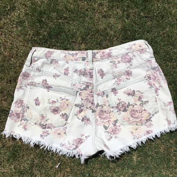 Jean shorts / floral print - Picture 2 of 3